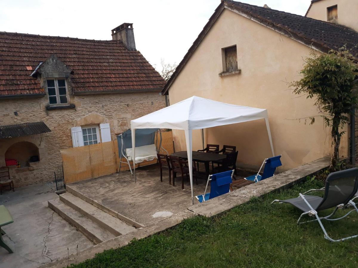 Gite Du Bouyssou Carsac-Aillac Exteriör bild
